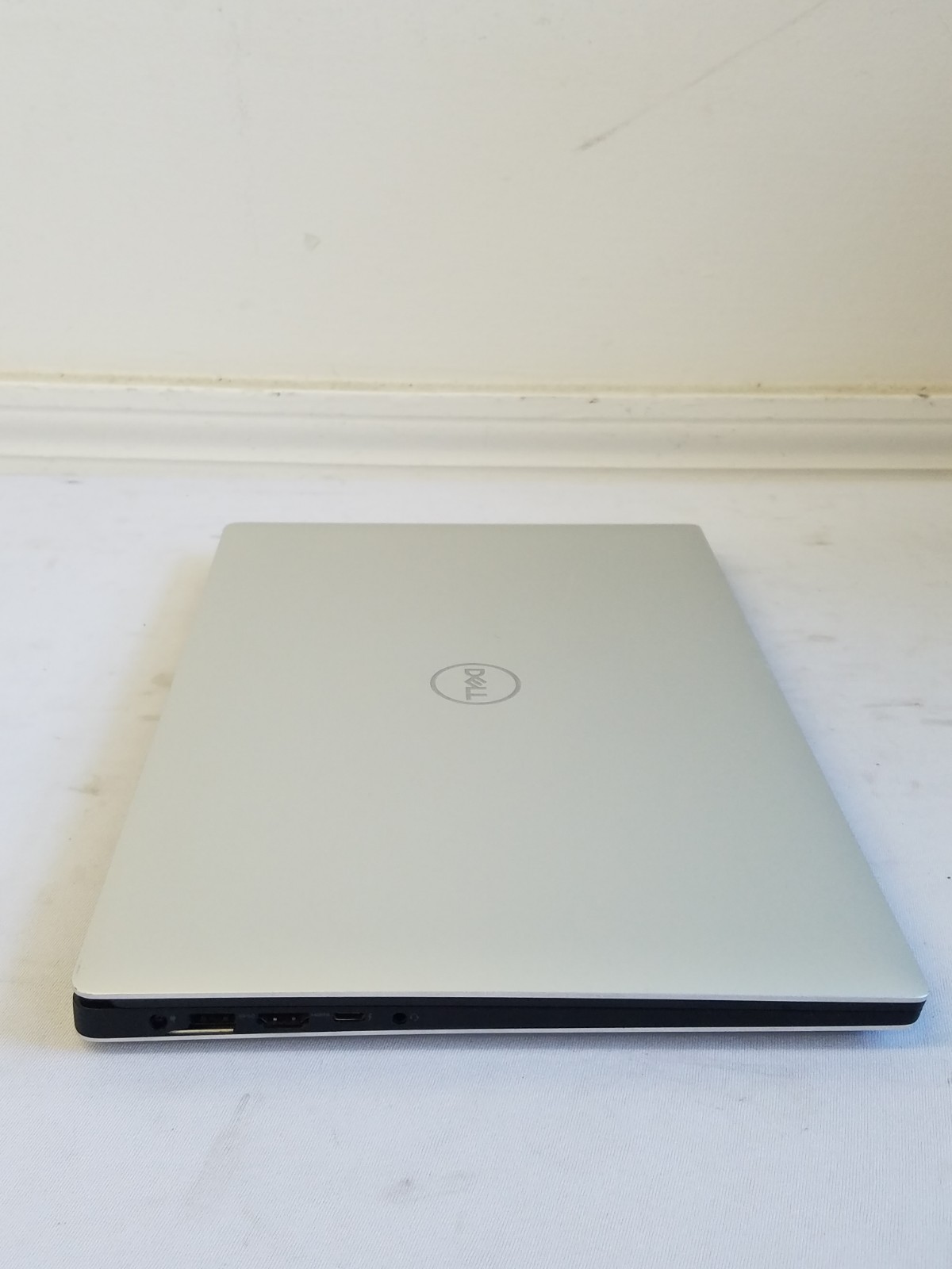 Dell Precision 5540 Laptop – Intel i9 Gen 9 – 32GB RAM – 240GB SSD – Windows 10