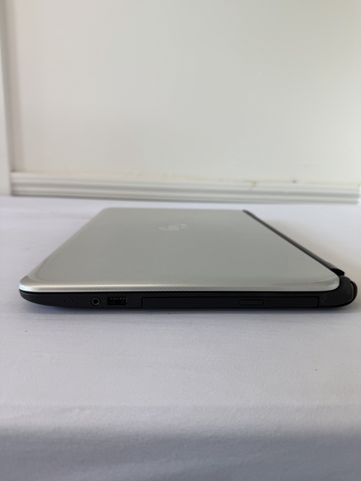 HP Notebook 15 Laptop – Intel Pentium N3540 -Good Screen – RAM 4GB – Read Desc