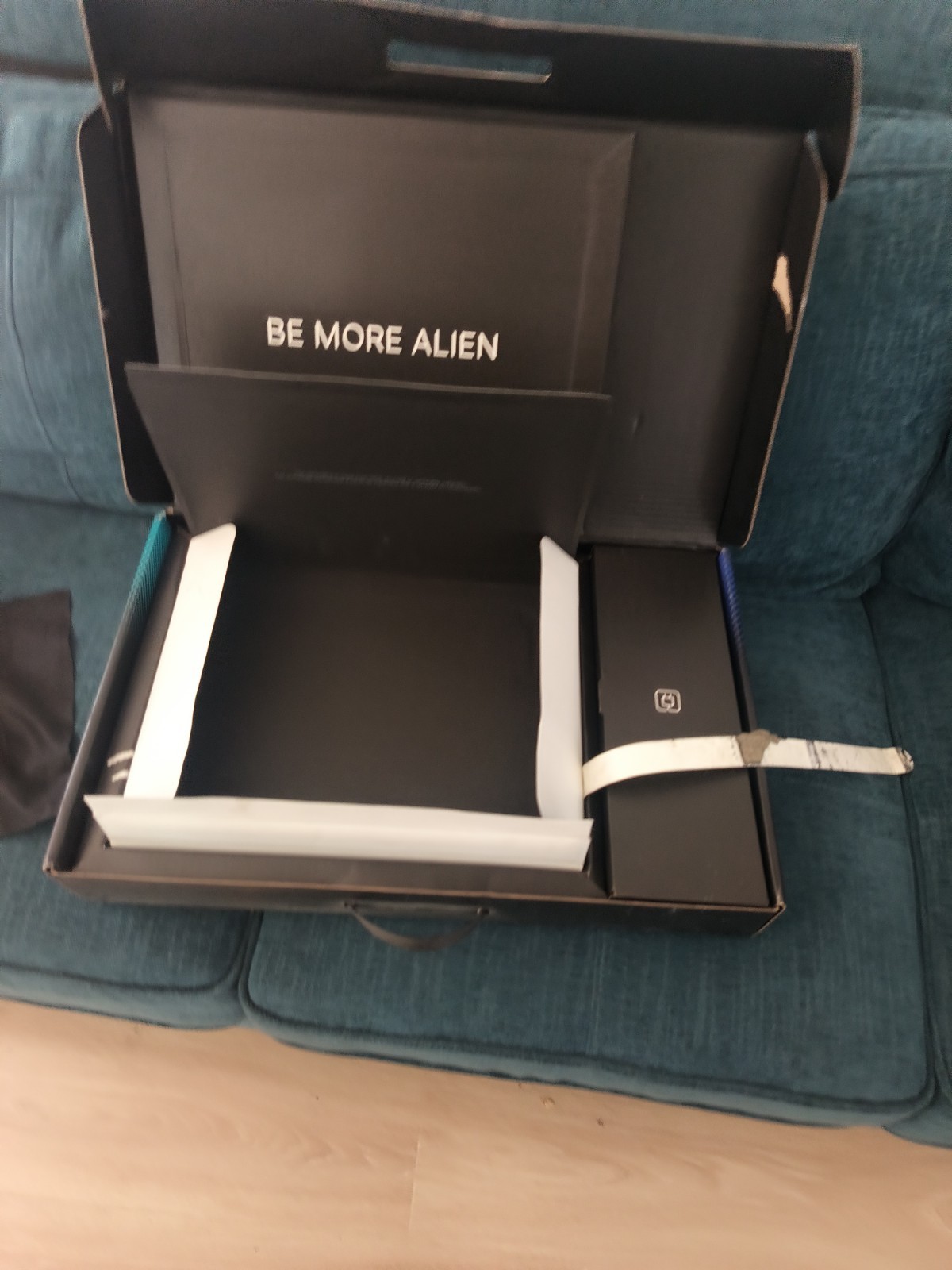 Alienware 16 Area-51 Gaming Laptop Ultra 9 RTX 5090 64GB 2TB SSD W11P