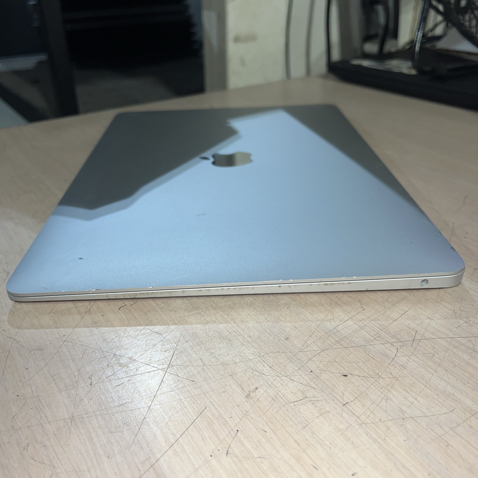APPLE MACBOOK AIR 13″ SCISSOR, 2020 CORE I3-1000NG4 1.1GHZ 256SSD ;