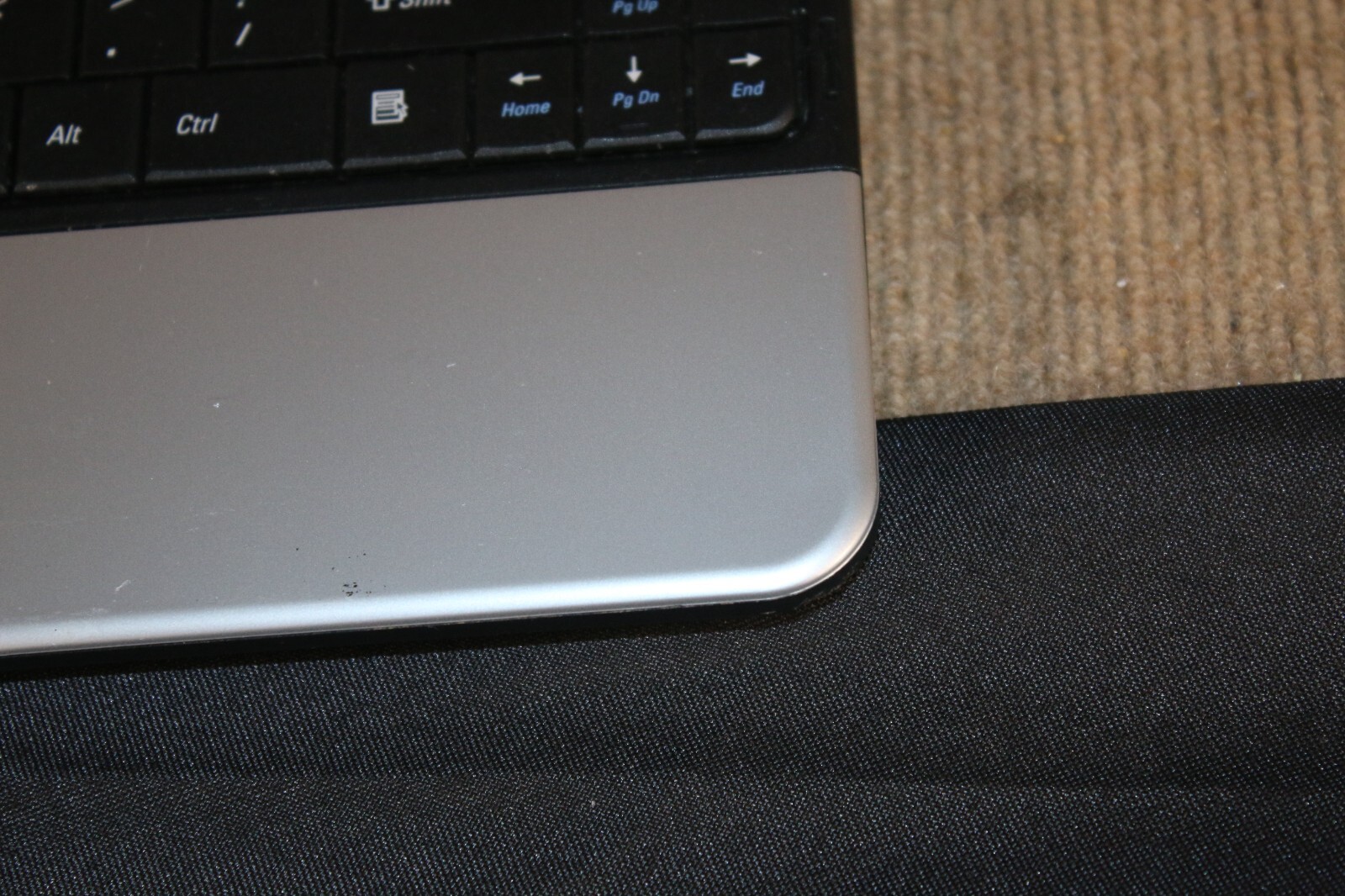 Dell Inspiron 11z PO3T Celeron 1.3ghz 2gb Ram Win 7 Home Premium WORKS!