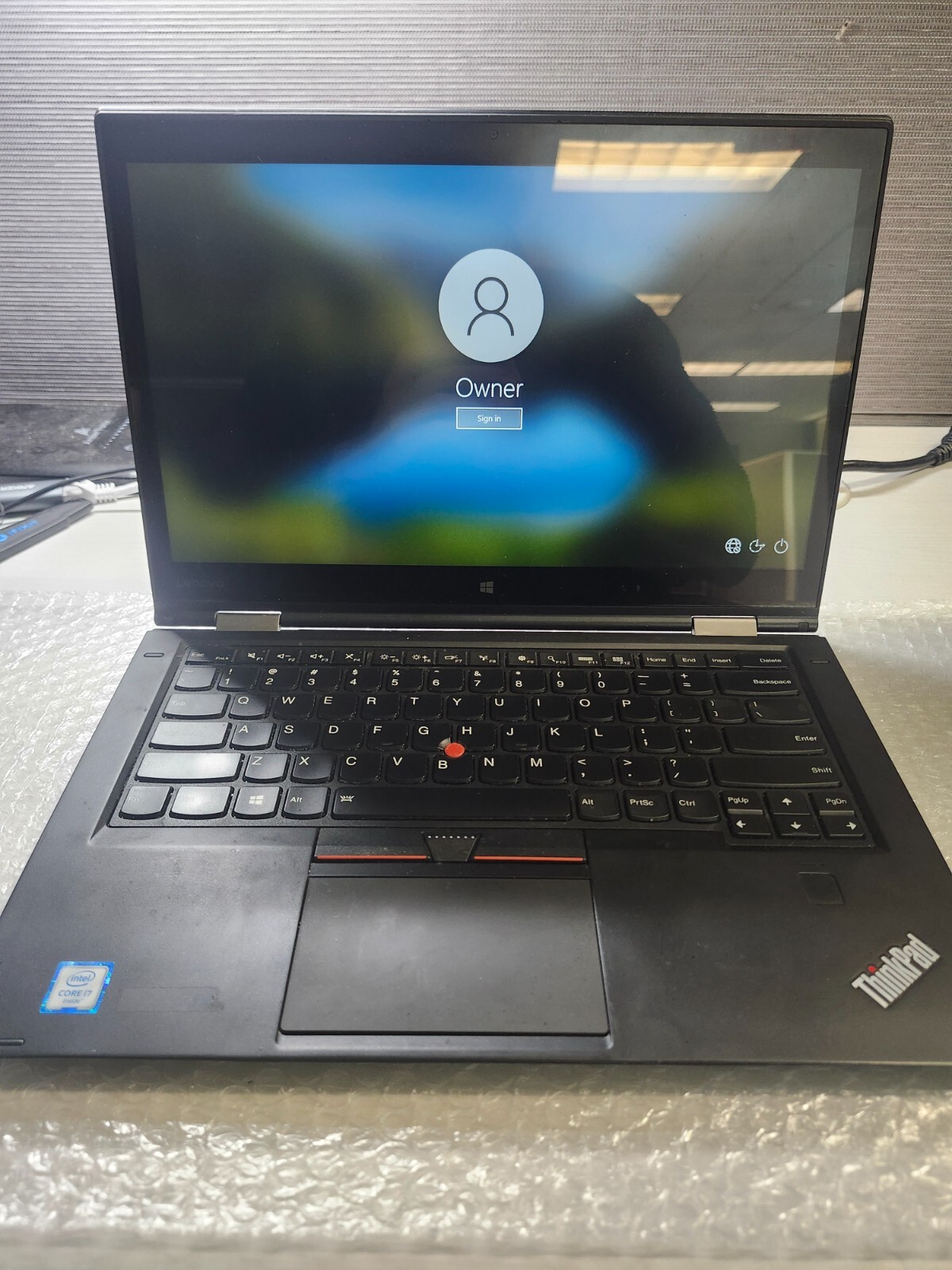 Lenovo ThinkPad X1 Yoga 1st Gen | i7-6500U | 8GB RAM | 120GB SSD | Win 10 Pro