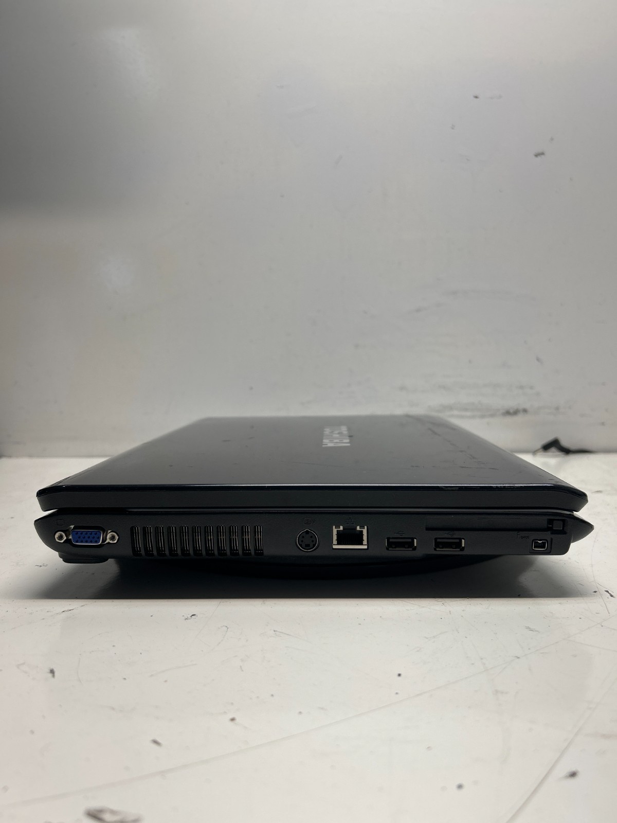 Toshiba Satellite A215-S6804 AMD Turion 64 X2 TL-60 2 x 2 GHz 1GB No HDD