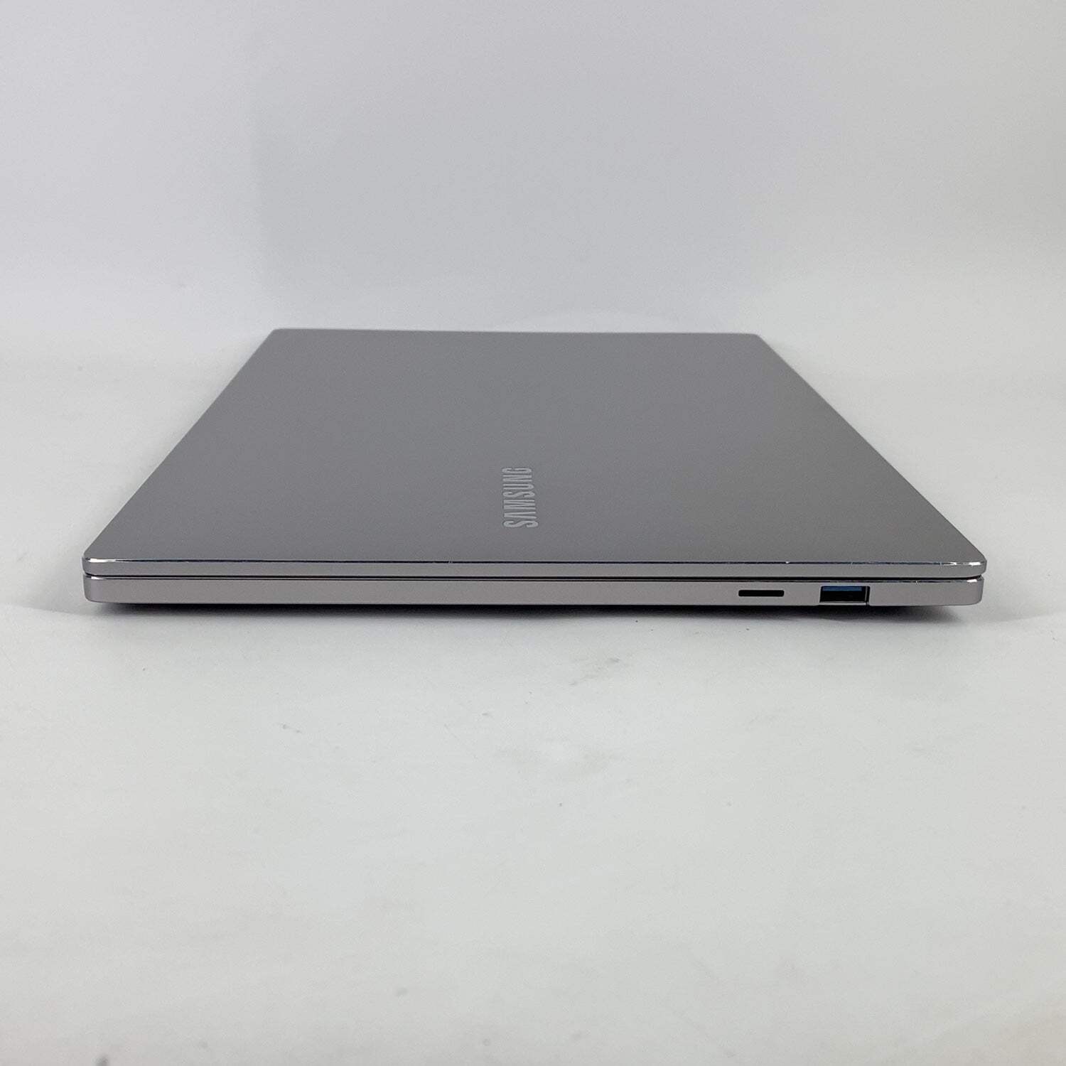 Samsung Notebook 7 NP750XBE 15.6″ i7-8565U 2.0GHz 8GB RAM 256GB SSD