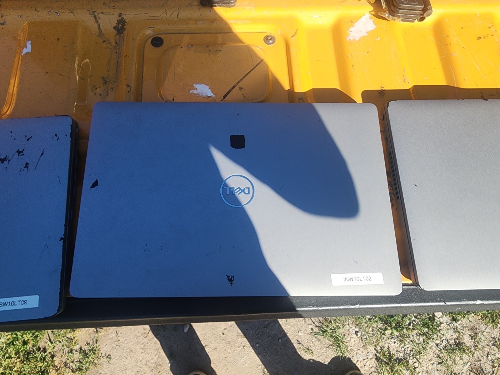 Lot of 3 Dell Precision 3550 Laptop i5 10310u 15.6″ FHD Paint Chips Fully Work