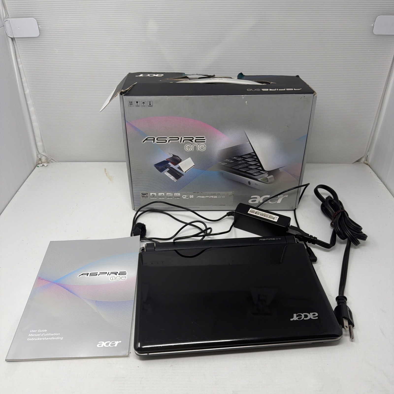 Acer Aspire One D250-1151 Laptop Intel Atom N270 1GB RAM, 160GB HDD