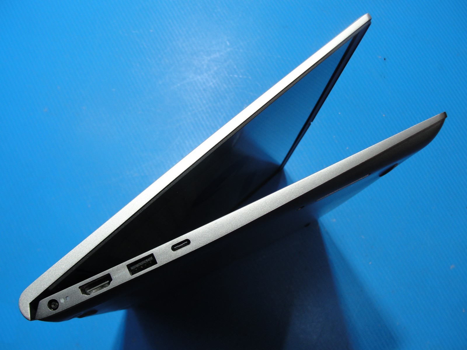 Dell Inspiron 5410 14″FHD Intel Core i5-11300H 3.10GHz 8GB RAM 512GB SSD+Charger