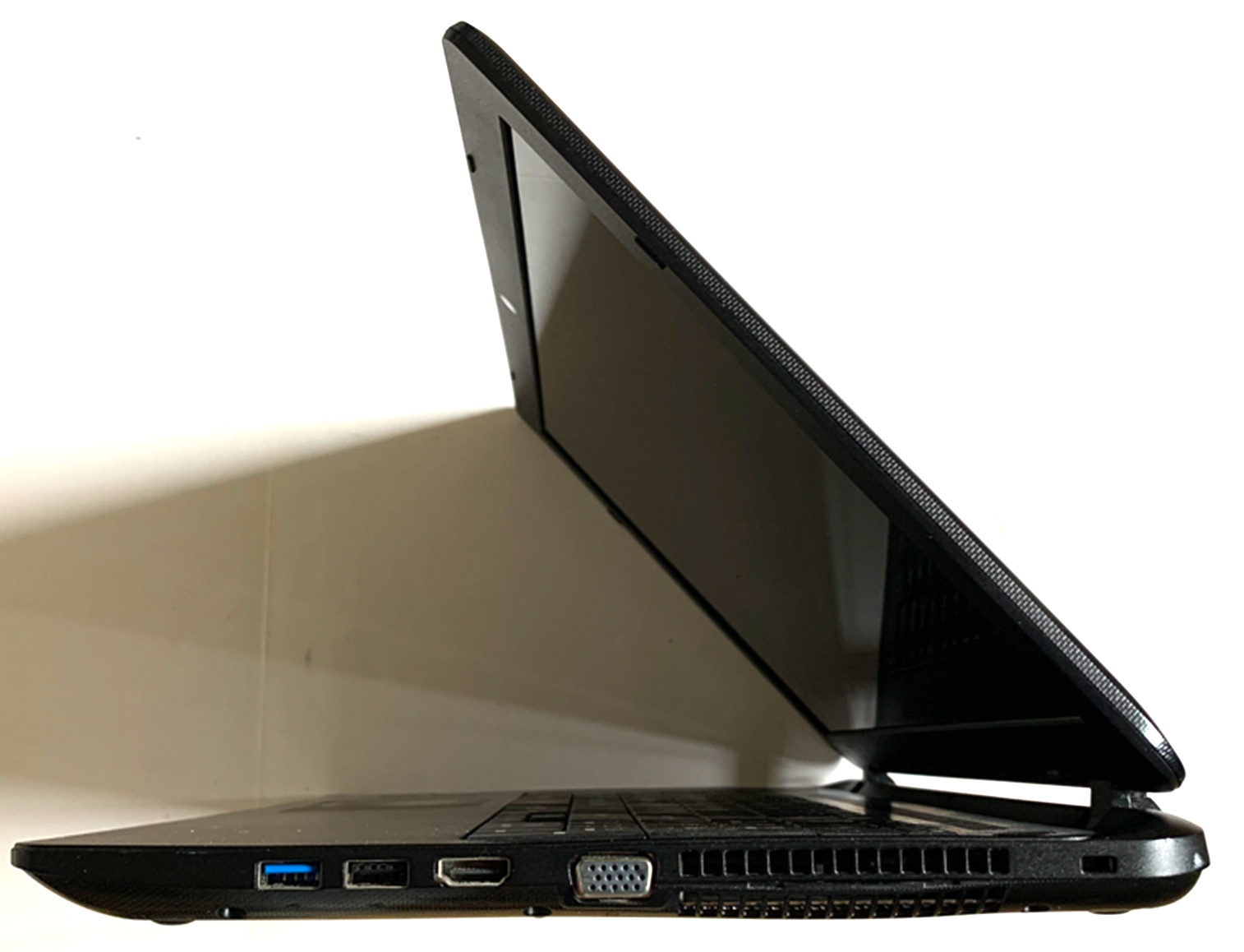 Toshiba Satellite C55-B 15.6″ WIN 11 ACTIVATED Intel 2.16/2.4GHZ 4GB RAM 320GB