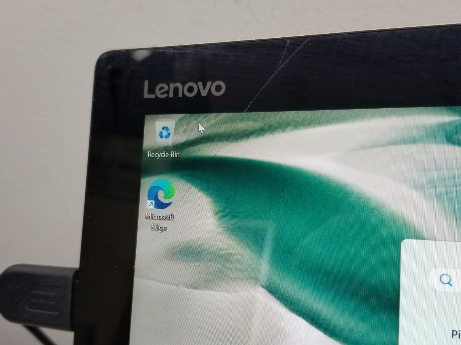 AS-IS Lenovo IdeaPad MIIX 700 12″ Intel m5-6Y54 1.1GHz 8GB RAM 512GB M.2 W11Pro