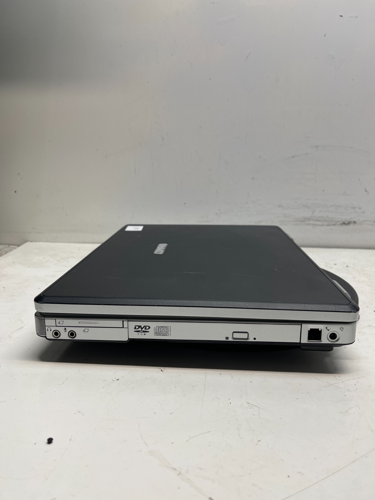 Compaq Presario V500 Intel Celeron M 410 146GHz 512MB NO HDD