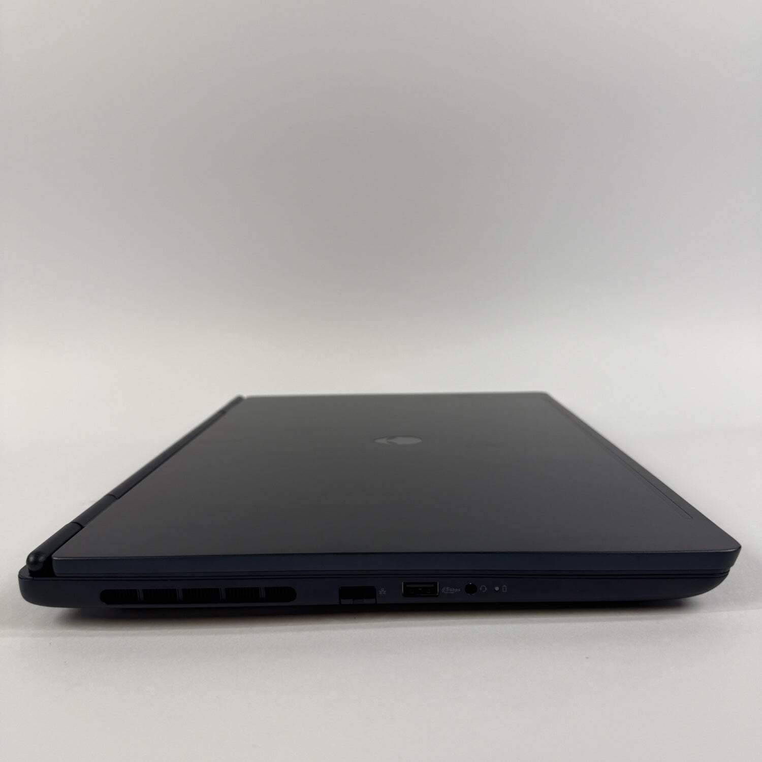Alienware 16 Aurora 16″ Core 7 240H 2.5GHz 16GB RAM 512GB SSD RTX 5050 Open Box