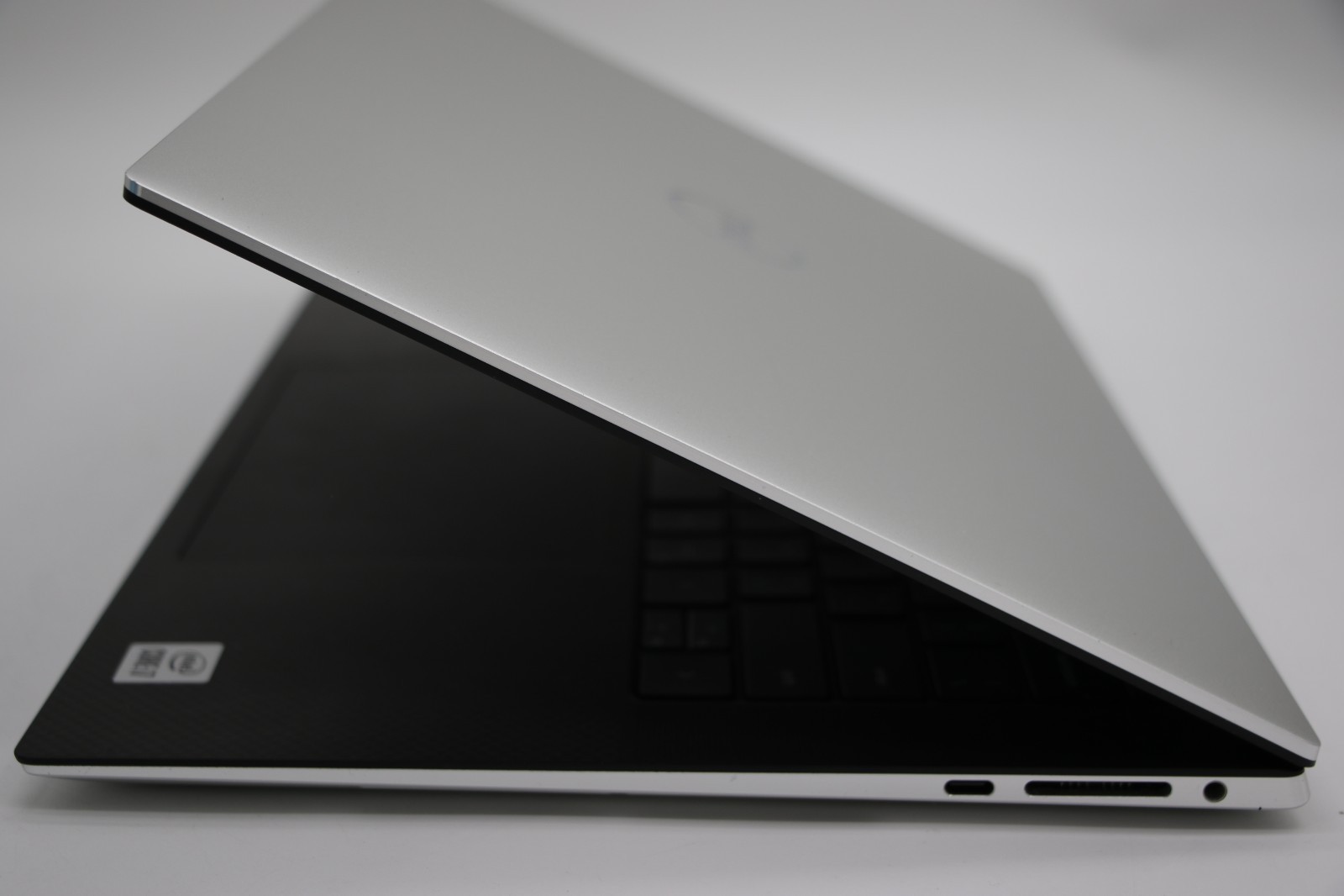 Dell XPS 9500 Laptop i7-10875H 2.3GHZ 64GB RAM 1TB SSD W/ GTX 1650 TI – Silver