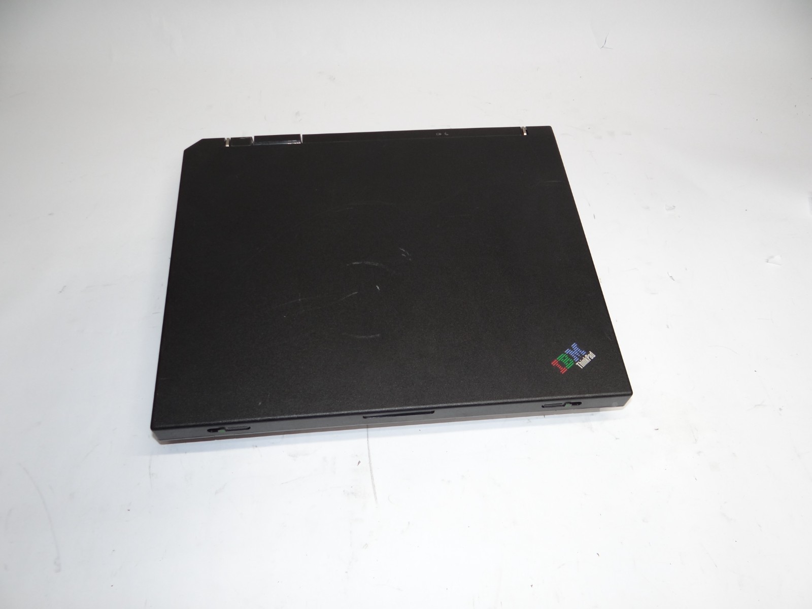 Vintage IBM ThinkPad A31 Type 2652 Laptop Boots to BIOS