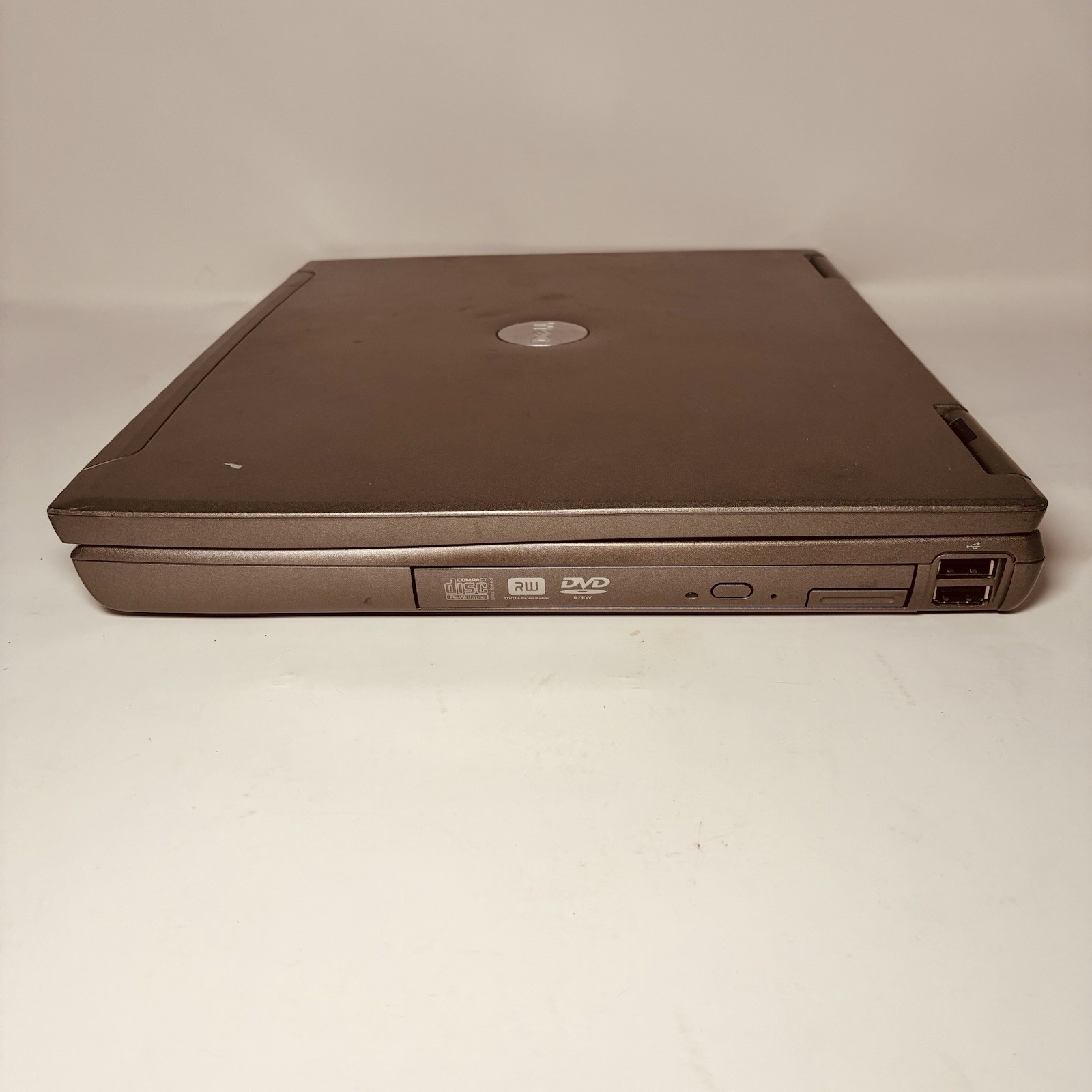 Vintage 14” Dell D610 Win2000 Pro 1GB 40GB DVD-RW 1400p Good Batt OEM AC Grade A