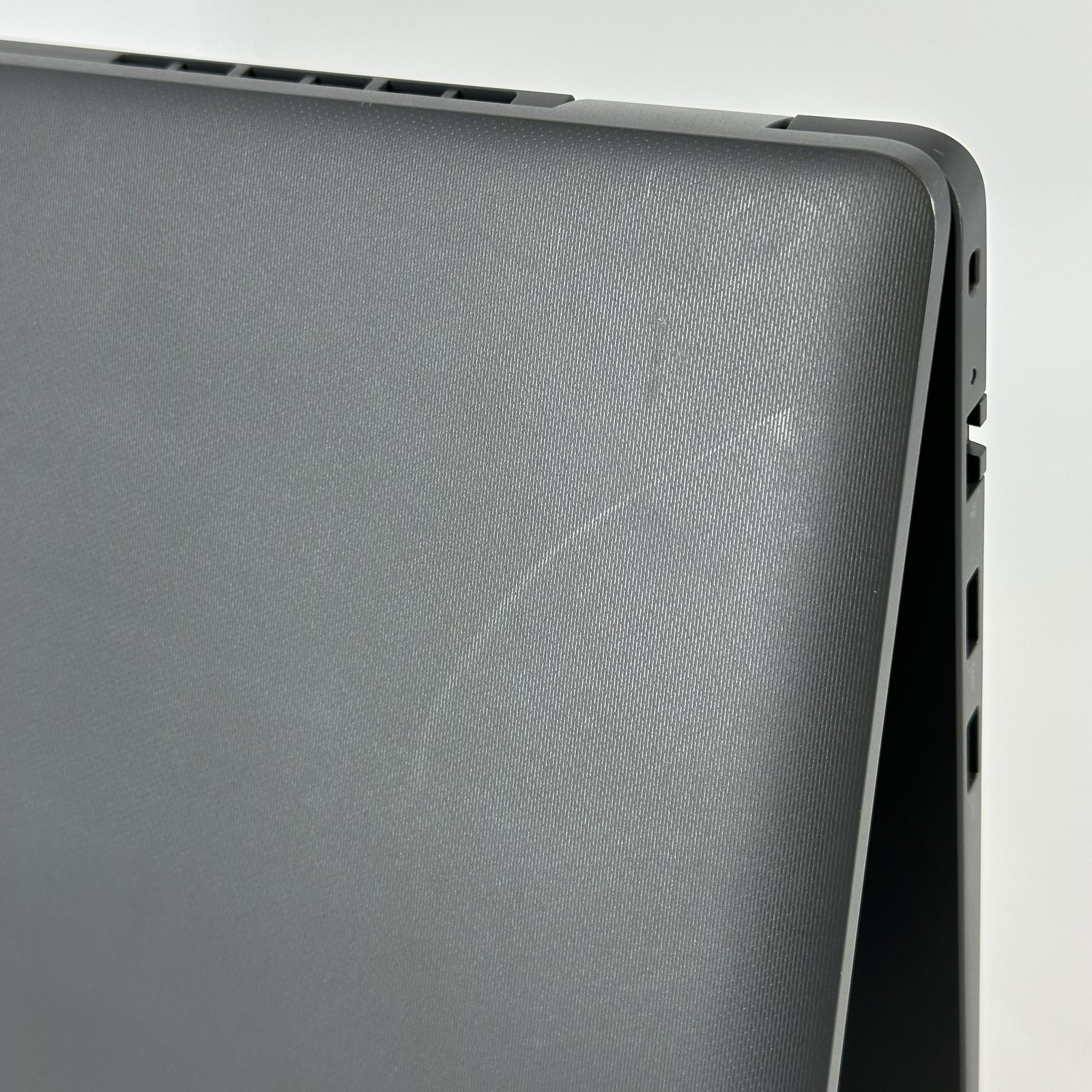 Dell Latitude 3450 14 Gray FHD 1.3 GHz i5-1335U 16GB 256GB SSD Good