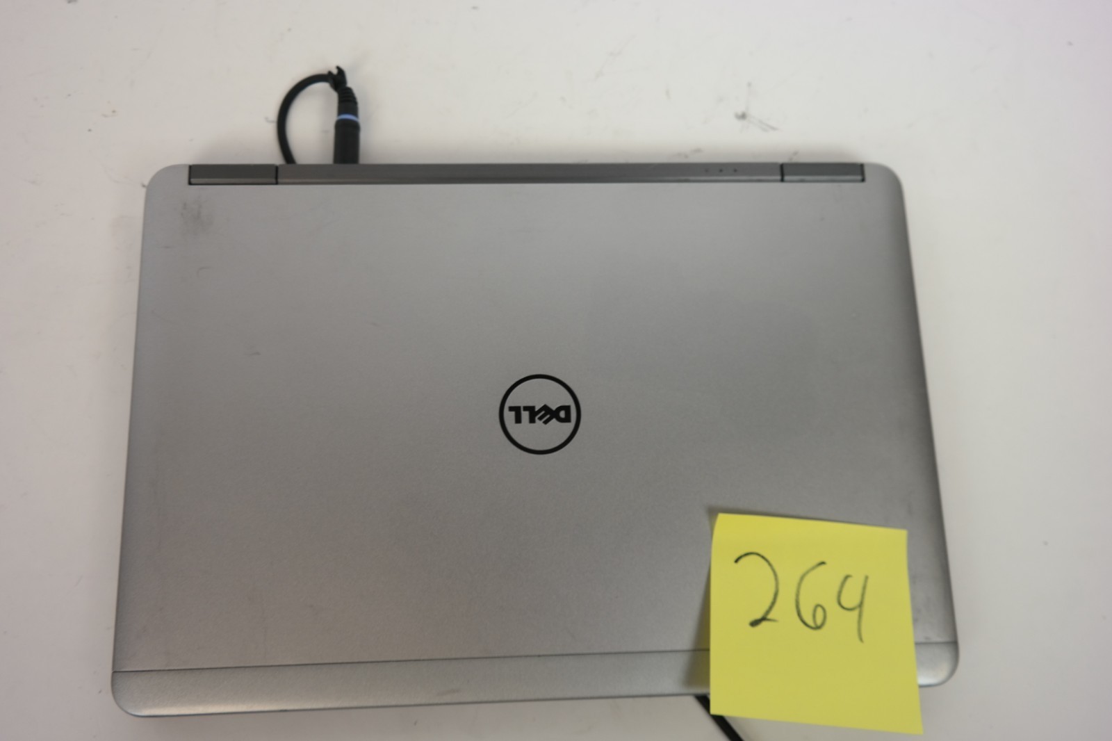 Dell Latitude E7240-intel i5 – No RAM – No HDD – No Battery -Boots to bios
