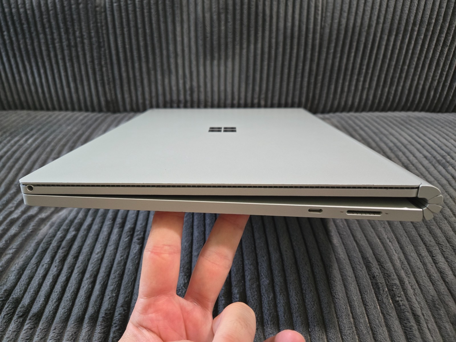 Microsoft Surface Book 3 15″ (256GB SSD, Intel i7-1065G7 GTX 1660 Ti 16GB RAM)