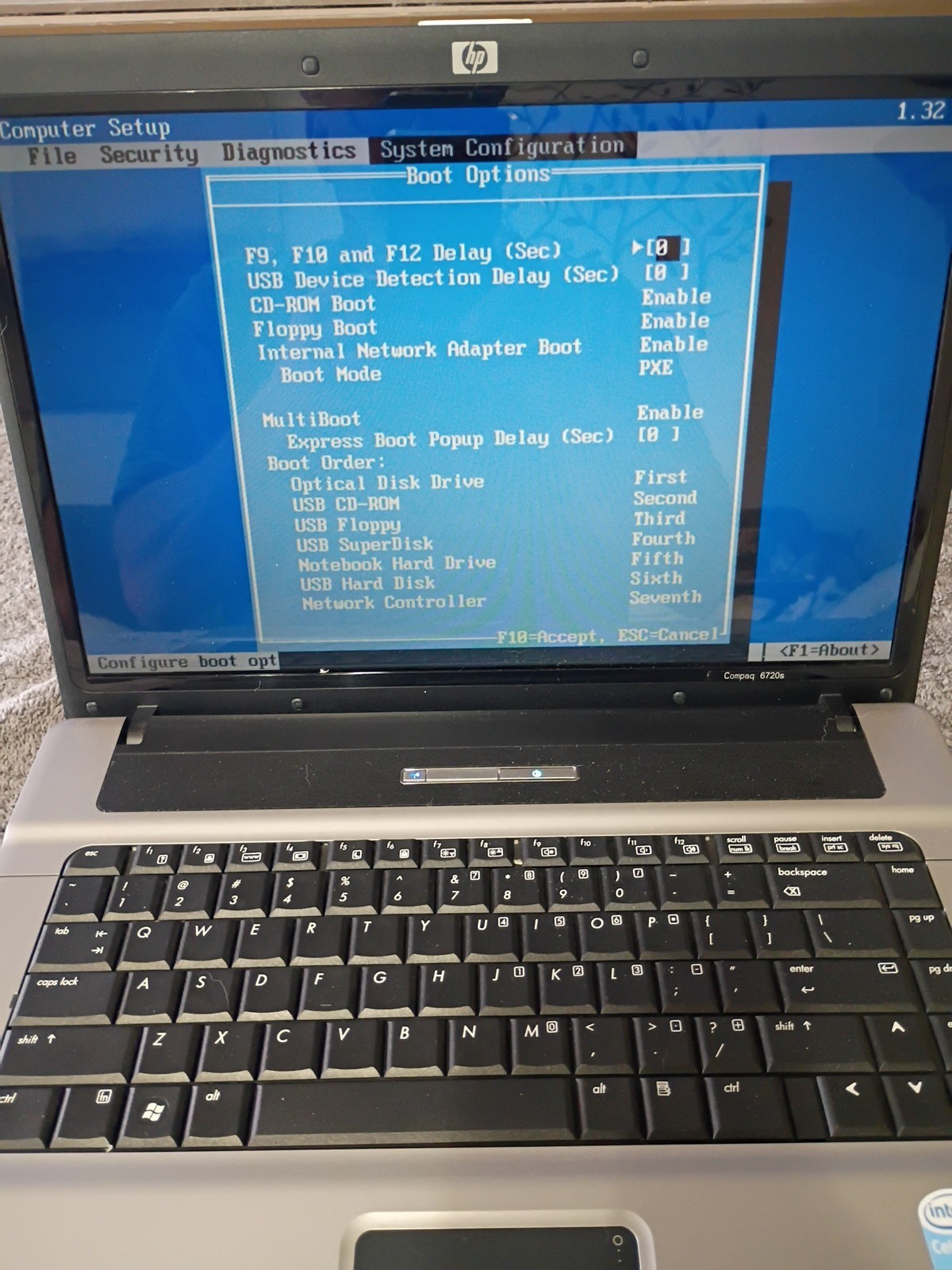 HP Compaq 6720s Intel Celeron M CPU 530