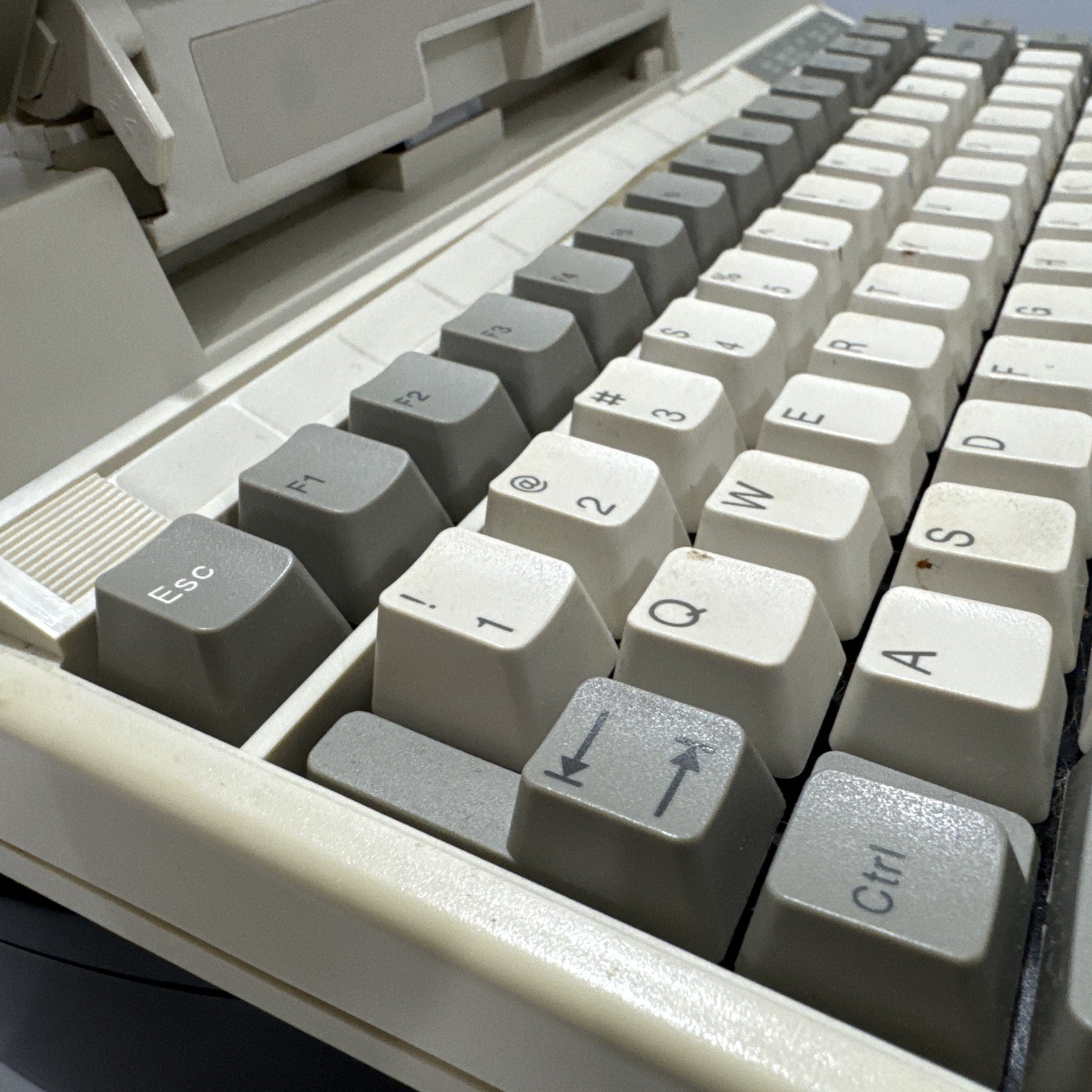 Toshiba T1200 Vintage Laptop 1987 DOS Powers On Displays Error See Photos