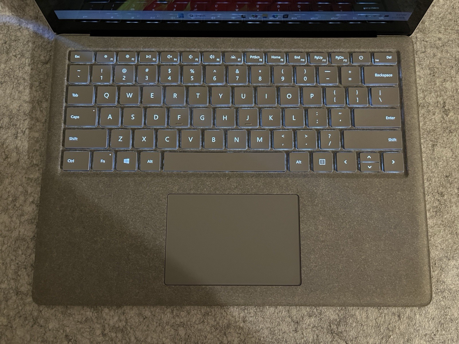 Microsoft Surface Laptop 2 i7-8650U @ 1.90GHz 16GB 512GB SSD Touch screen W-11 P