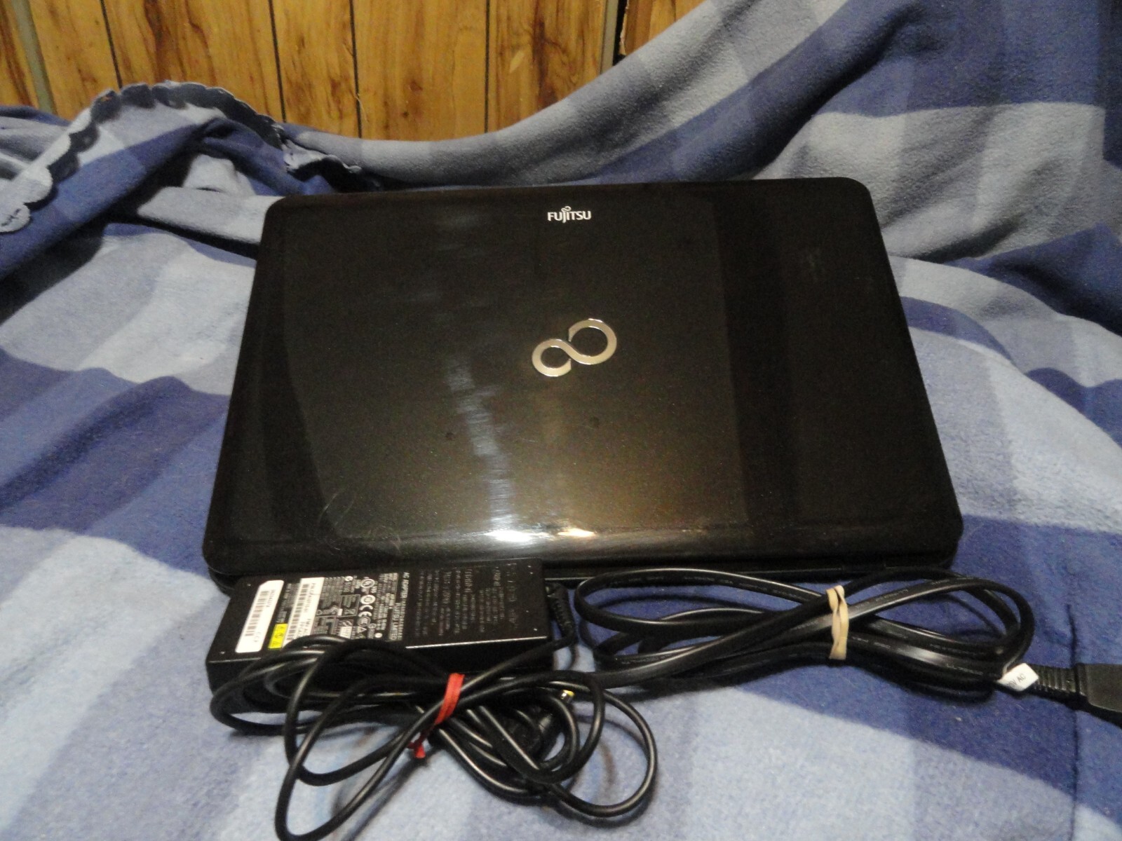 Fujitsu Lifebook AH531 Windows 7 Home Premium SP1 Activated Laptop