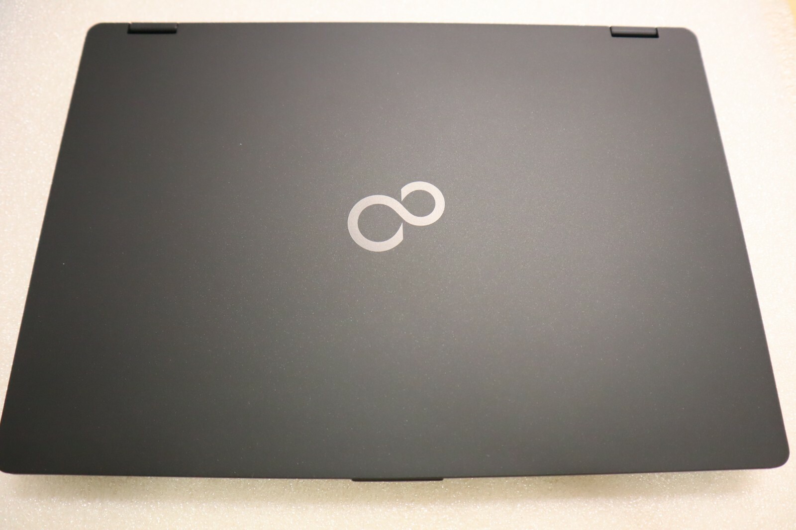 FUJITSU LIFEBOOK U7310 13.3″ FHD VGA LAN 32GB RAM 4TB SSD SD CARD SUBNOTEBOOK