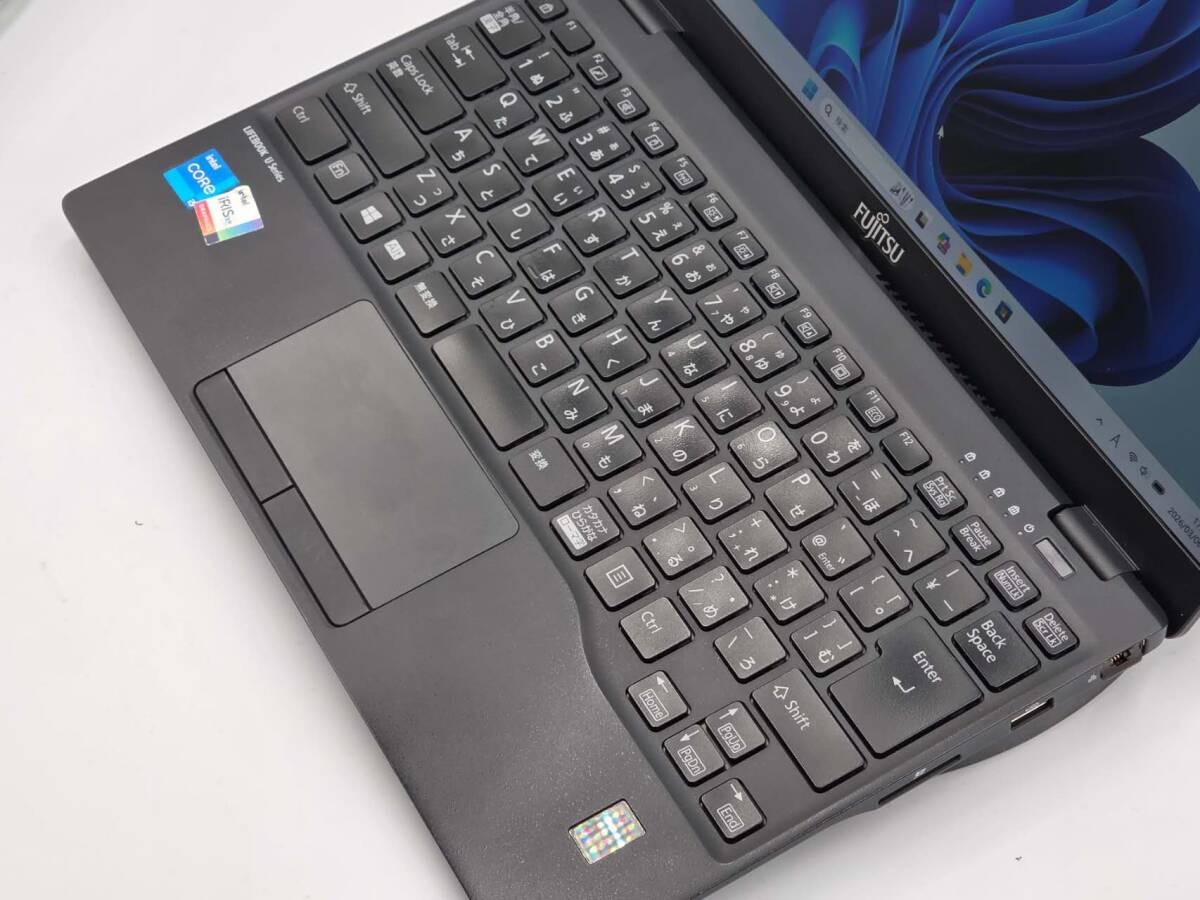 Fujitsu Lifebook U9311/F Core i5-1135G7 8GB SSD 256GB Win 11 Pro