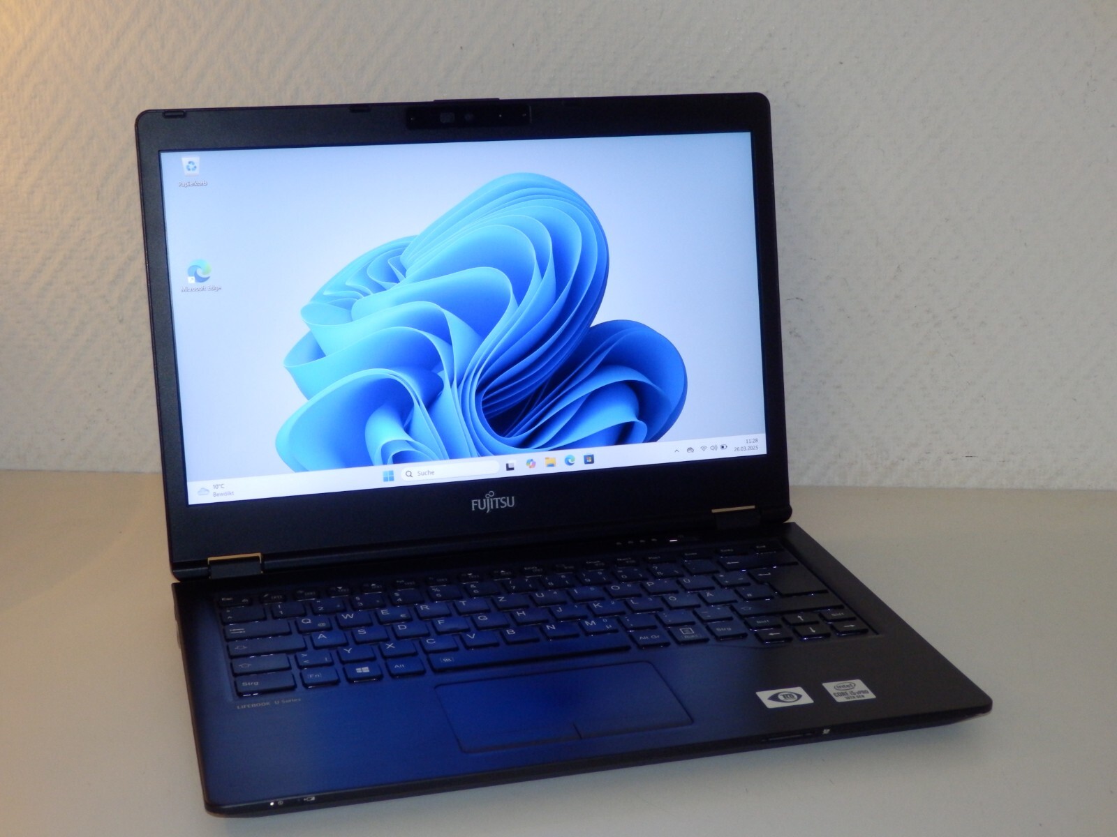 Fujitsu LifeBook U7410 LTE – Intel i5-10310U, 8GB Ram, 256GB SSD, UHD, 14″ inch