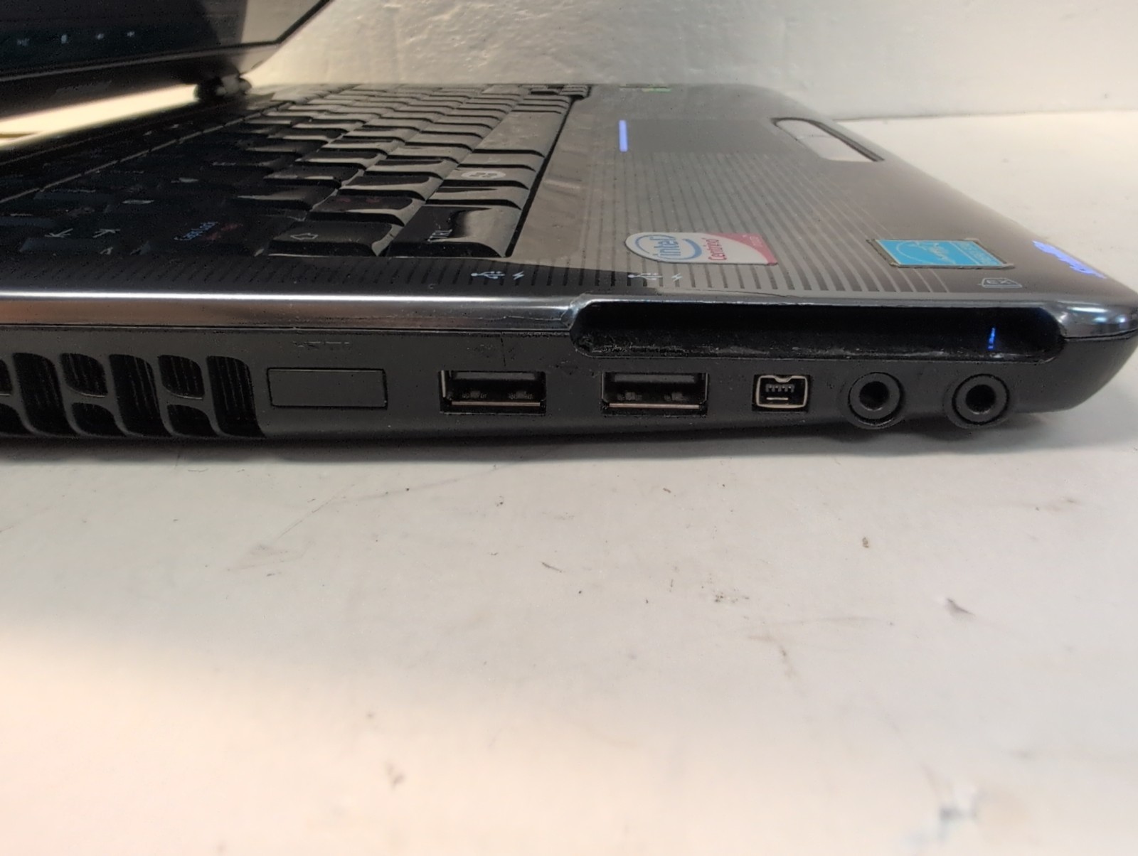 Toshiba Satellite Pro U400 13.3″ Laptop C2D T5550/4GB RAM/ 320GB HDD (NO OS) –
