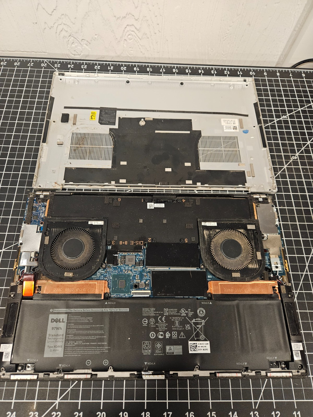 Dell XPS 17 9700 Intel Core i9-10885H 8GB RAM GeForce RTX 2060 MaxQ PARTS/REPAIR