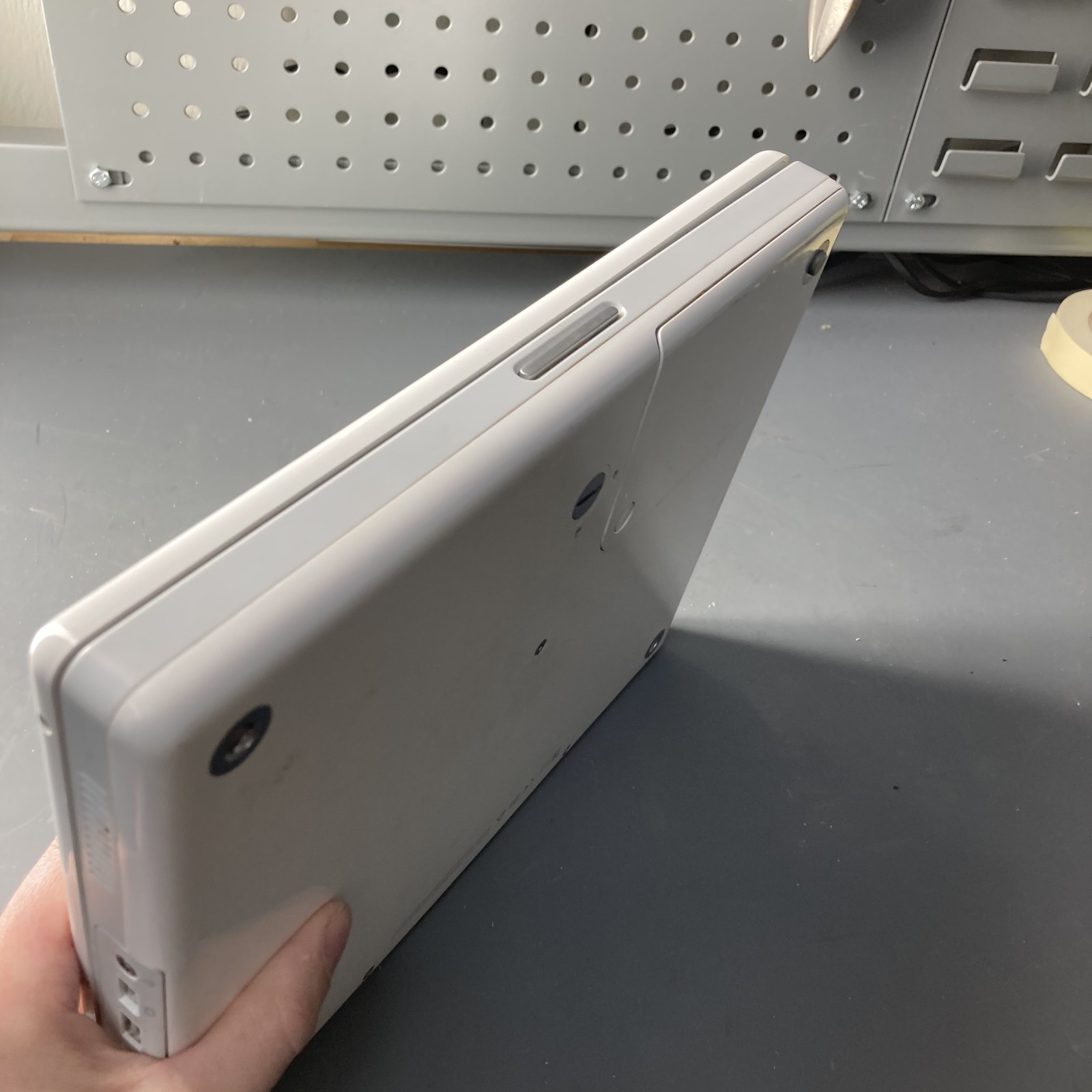 Apple iBook A1054 G4 PowerPC@1.20GHz 1.25GB Ram 30GB HDD OS 109 Battery Cycles