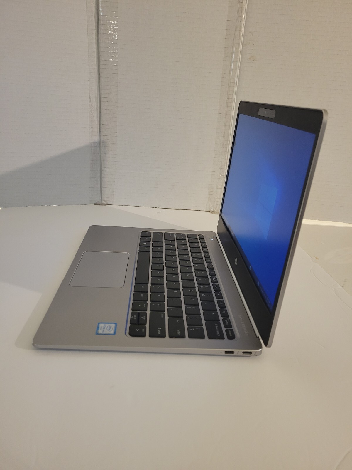 HP ELITEBOOK FOLIO 12.5″ G1 CORE M5-6Y54@1.10-1.51GHz 8GB RAM 250GB SSD WIN 10
