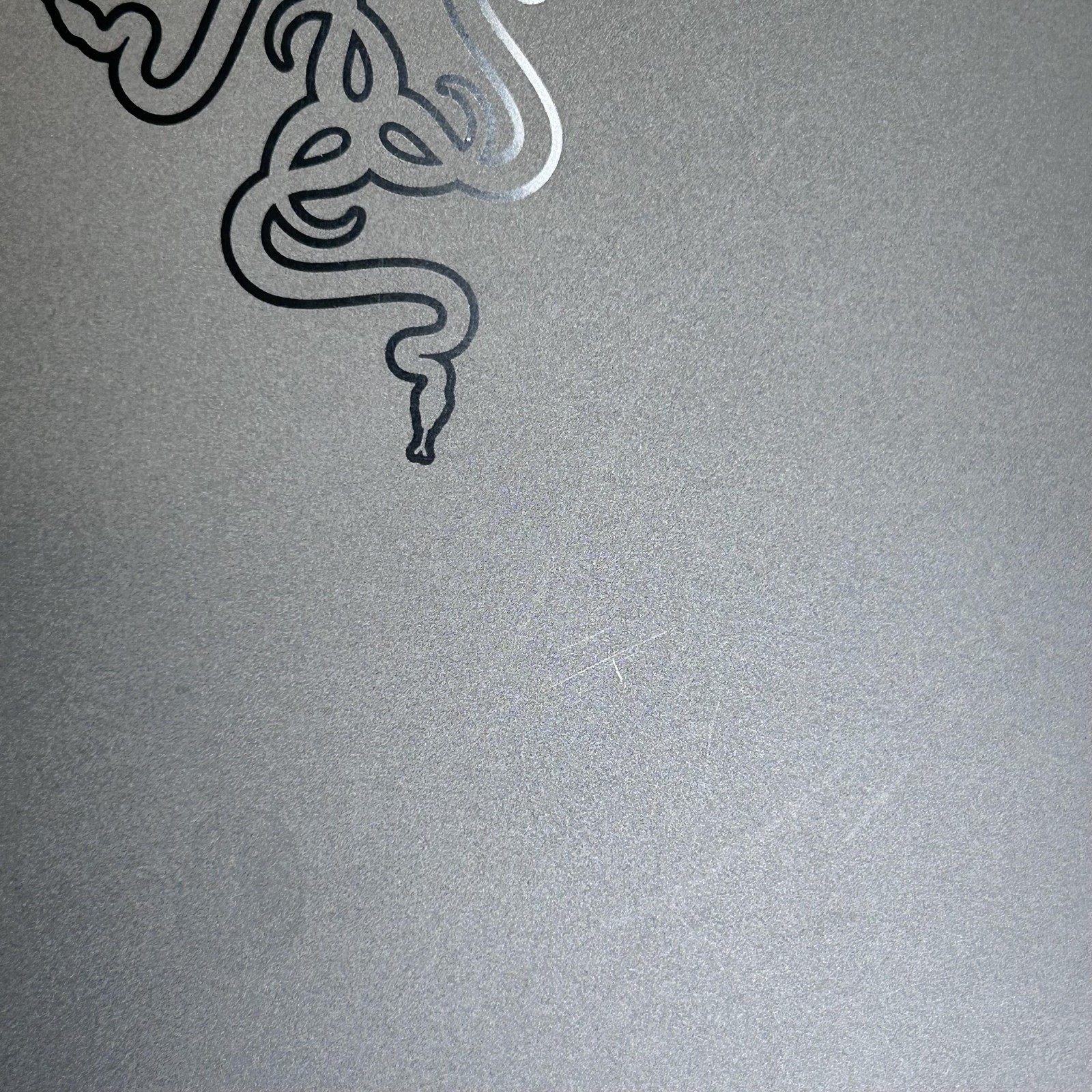 Razer Blade Stealth 13 FHD i7-8565U 1.80GHz 8GB 256GB SSD Good Chipped Screen