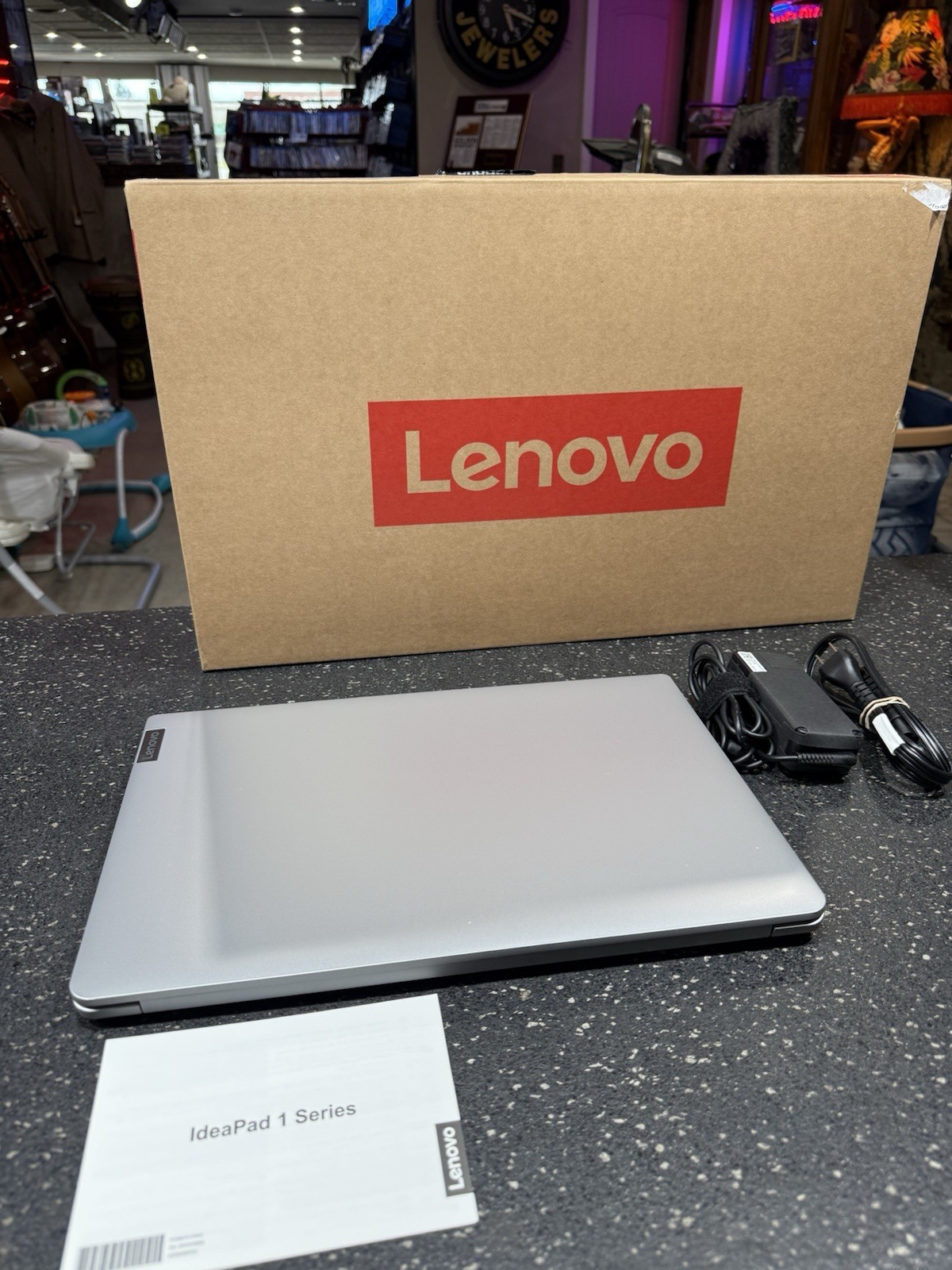Lenovo IdeaPad 1 15IRU7 15.6″ Intel i5-1335U 16GB 256GB SSD Windows 11 Home