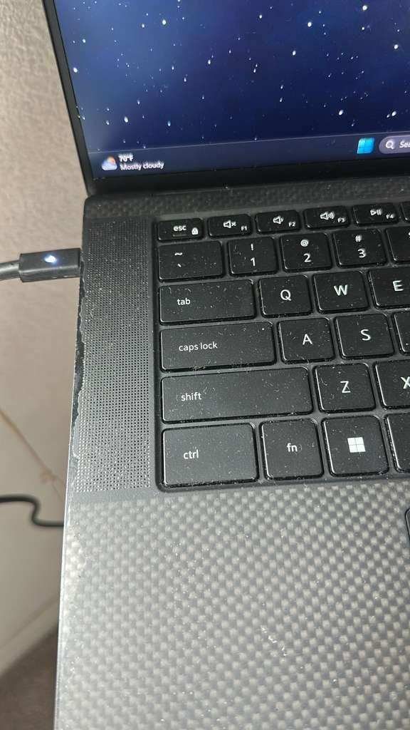 Dell XPS 15 9520 — i7-12700H, RTX 3050 Ti, 16GB RAM, 1TB+ SSD — New Battery