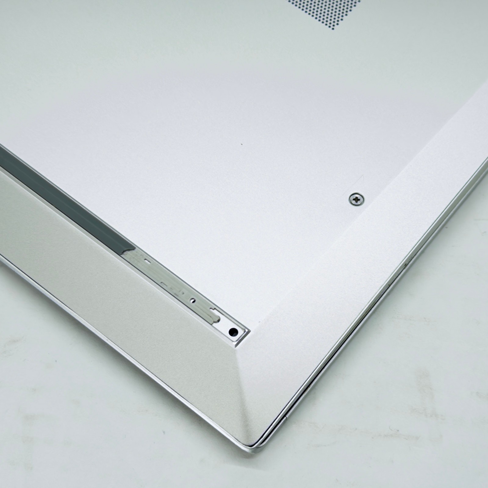 HP EliteBook 840 G7 i7-10510U 4c 8t NO RAM OR STORAGE CRACKED DISPLAY