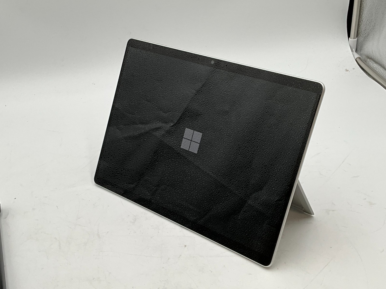 Microsoft Surface Pro 9 13″ TOUCH i7/32/1TB 0F00TZL22293BF NO OS *READ* QLP-000