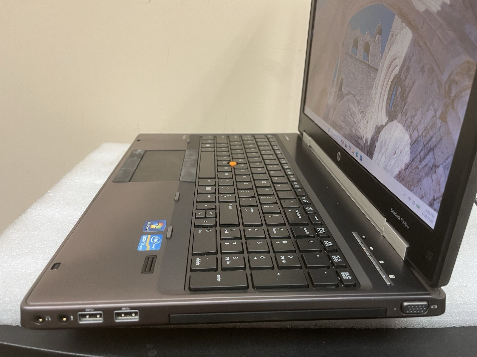 HP ELITEBOOK 8570W Core i7-3740QM 2.60 GHZ 16GB 256GB SSD 15.6″ LCD Win 11 Pro
