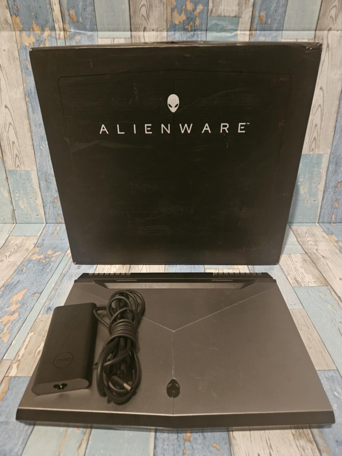 Alienware 17 R4 17.3″ Intel I7-7820HK, 32GB RAM, 1TB +256GB, New Battery
