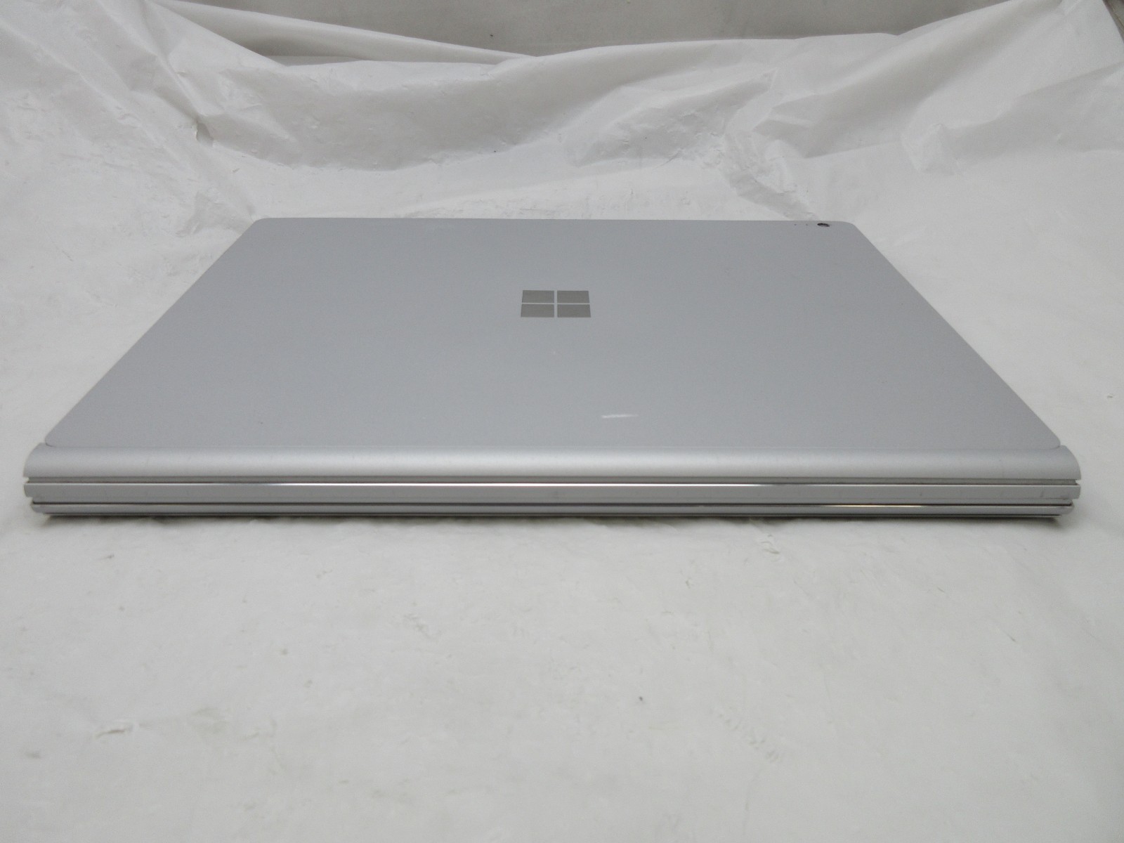 Microsoft Surface Book 2 13.5″ : i7-8650U 1.9GHz : 16GB : 512GB SSD : Grade B
