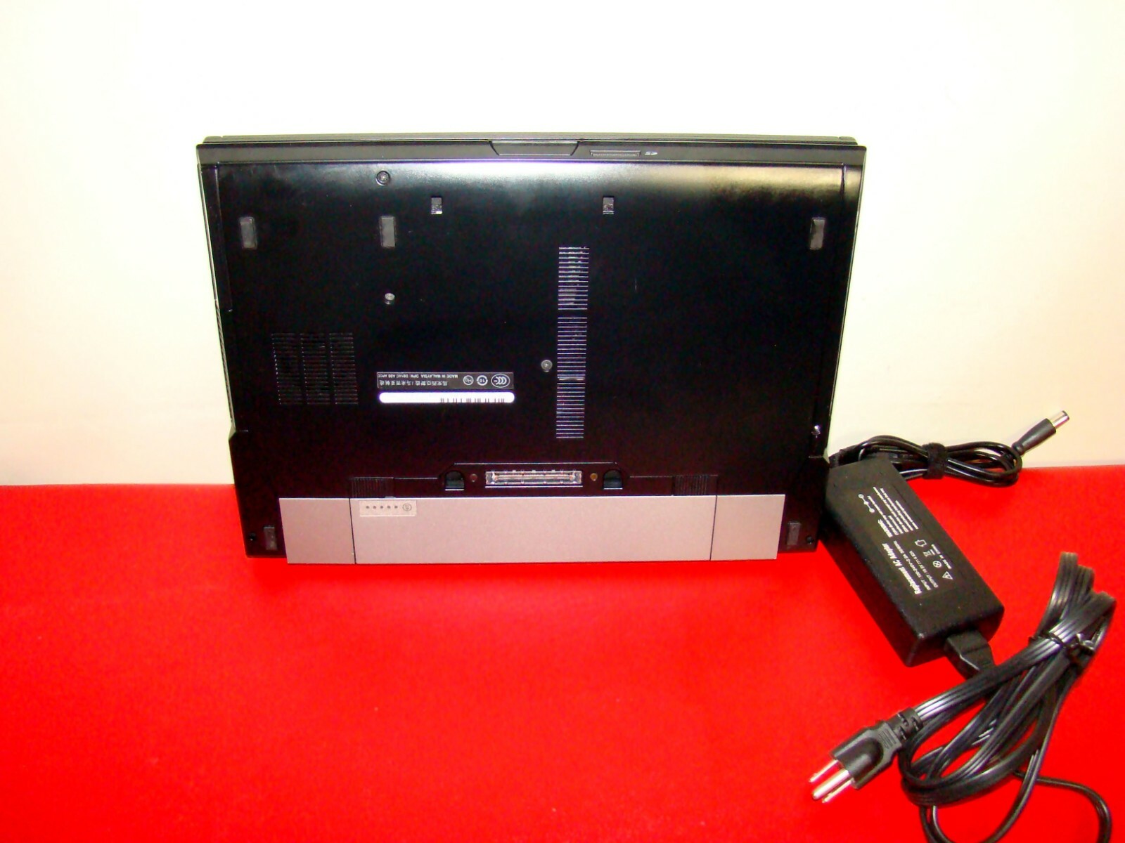 Dell Latitude E6400 Core 2 Duo T9600 2.80GHz Laptop Win10 64 SSD 4GB Lght Sensor