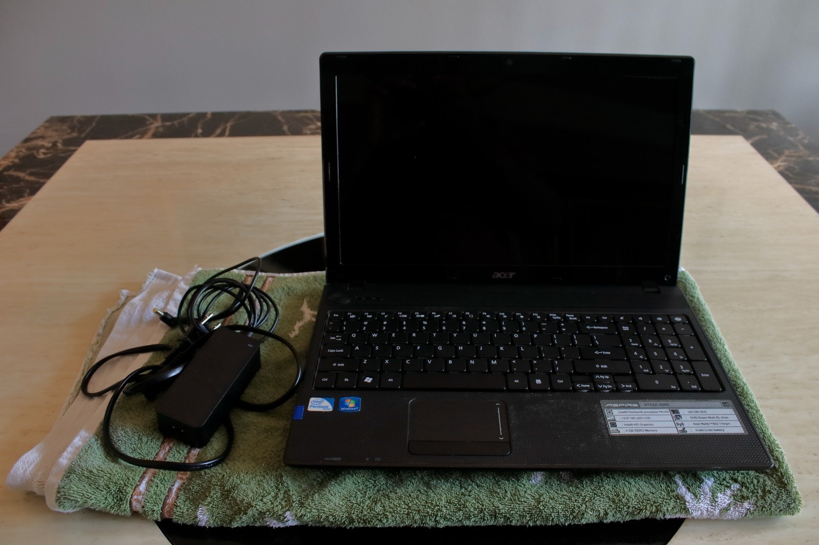 Acer Aspire 5742 (Core i5-580M, 512GB SSD, 8GB RAM, Win10) (Read Desc, See Pics)