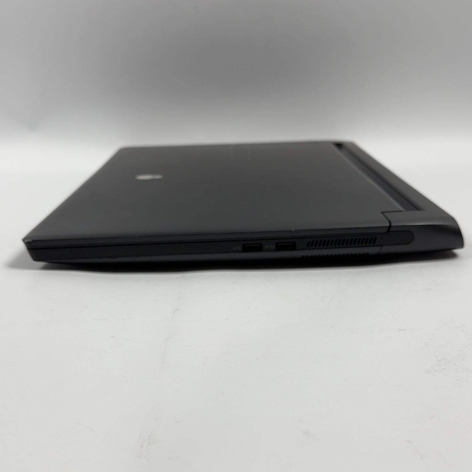 Alienware M17 R5 17.3 Ryzen 9 6900HX 3.3GHz 16GB RAM 1TB SSD GeForce RTX 3070 Ti