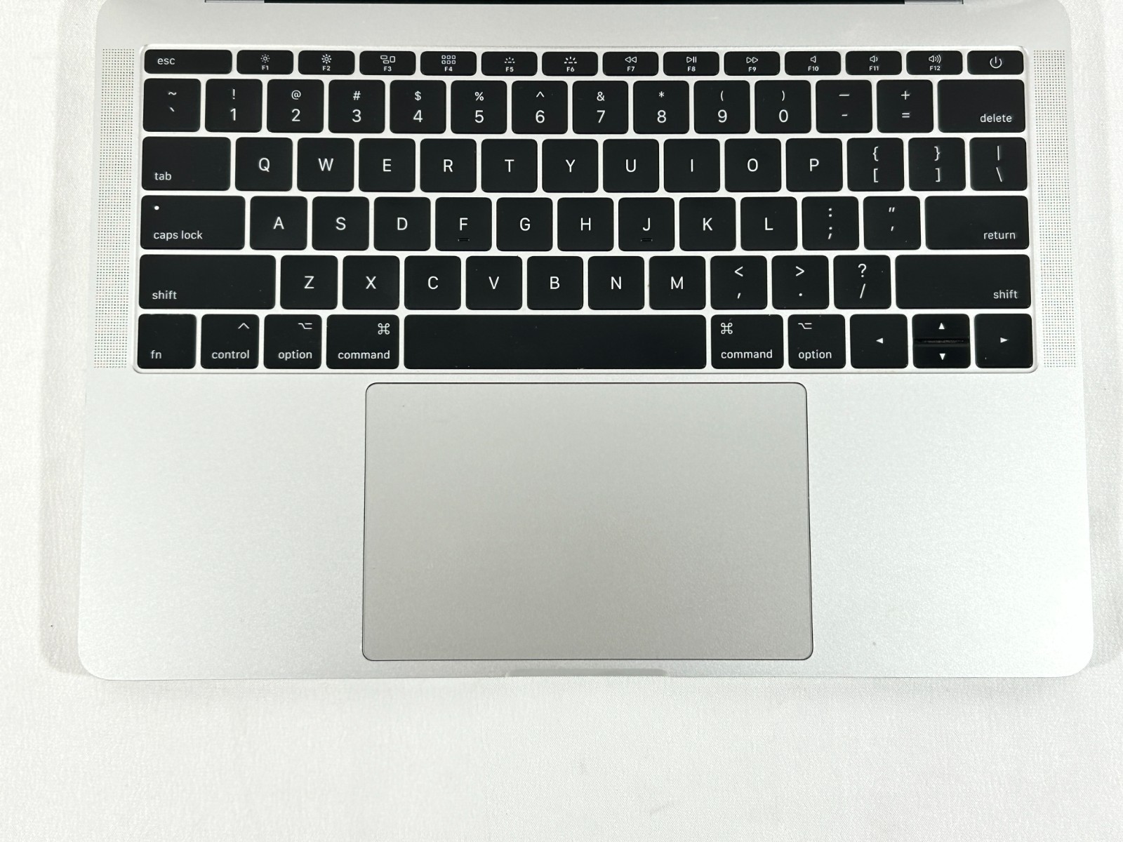 Macbook Pro 2017 | 13inch | intel Core i5 | 8GB |128GB SSD | Factory Reset Ready