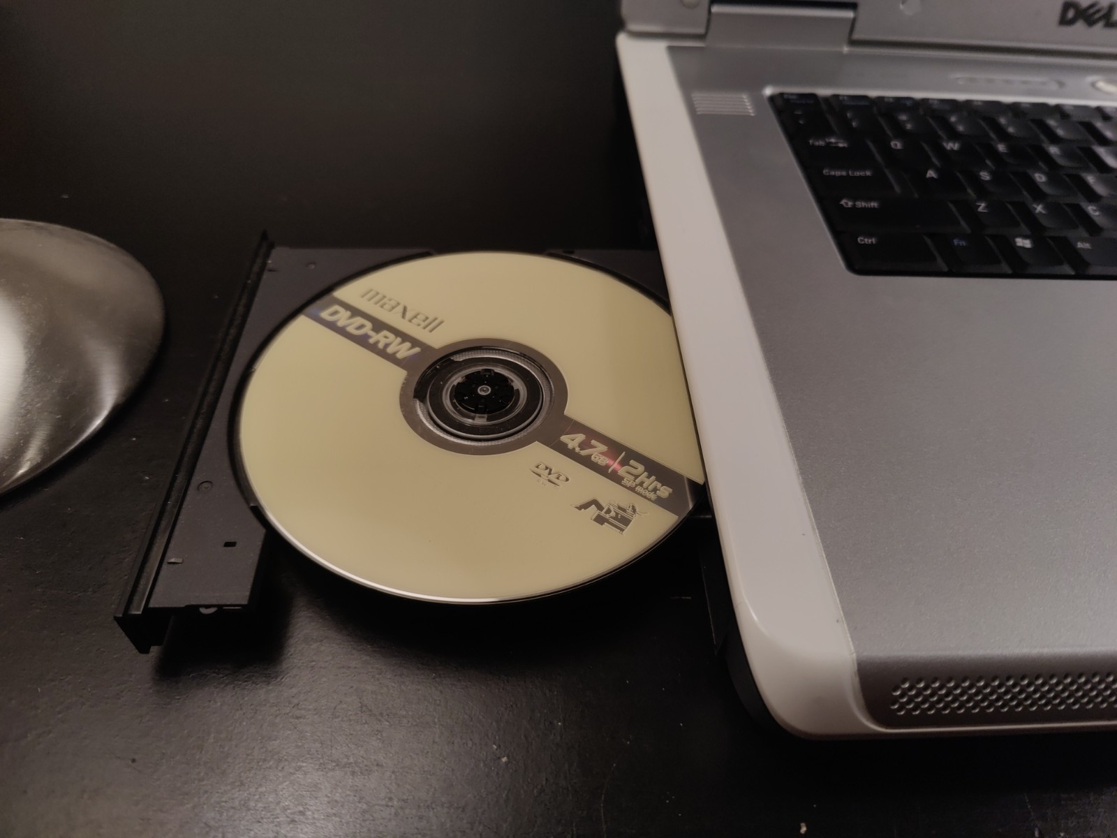 Dell Inspiron 9300 17″ Pentium M 740 ATI X300 1.25GB RAM 250GB HDD Read Desc.