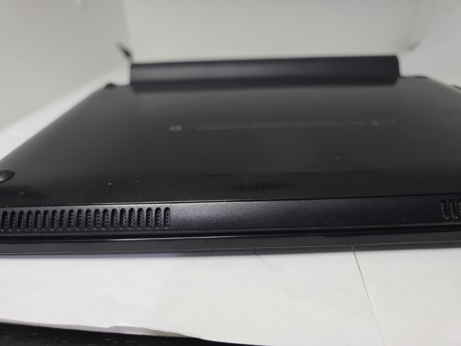 Functional HP Mini laptop. Has scratches and scuffs on screen. For Parts.