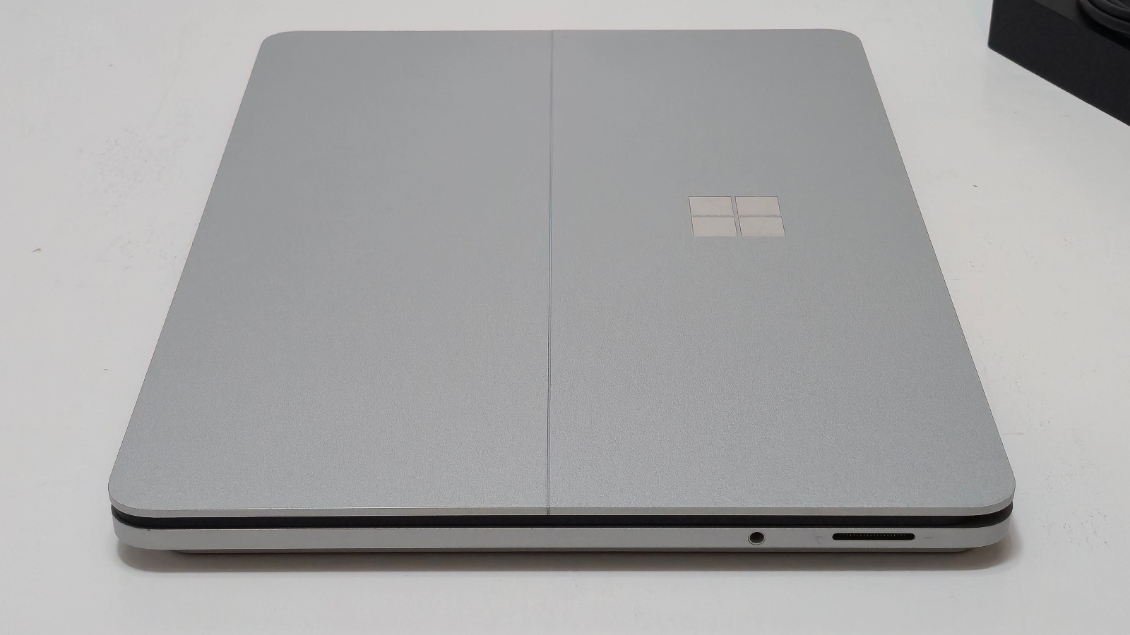 Surface Laptop Studio 1964 Core i7-11370H 32GB RAM 1TB SSD 14.4″ A2000 GPU 4 GB