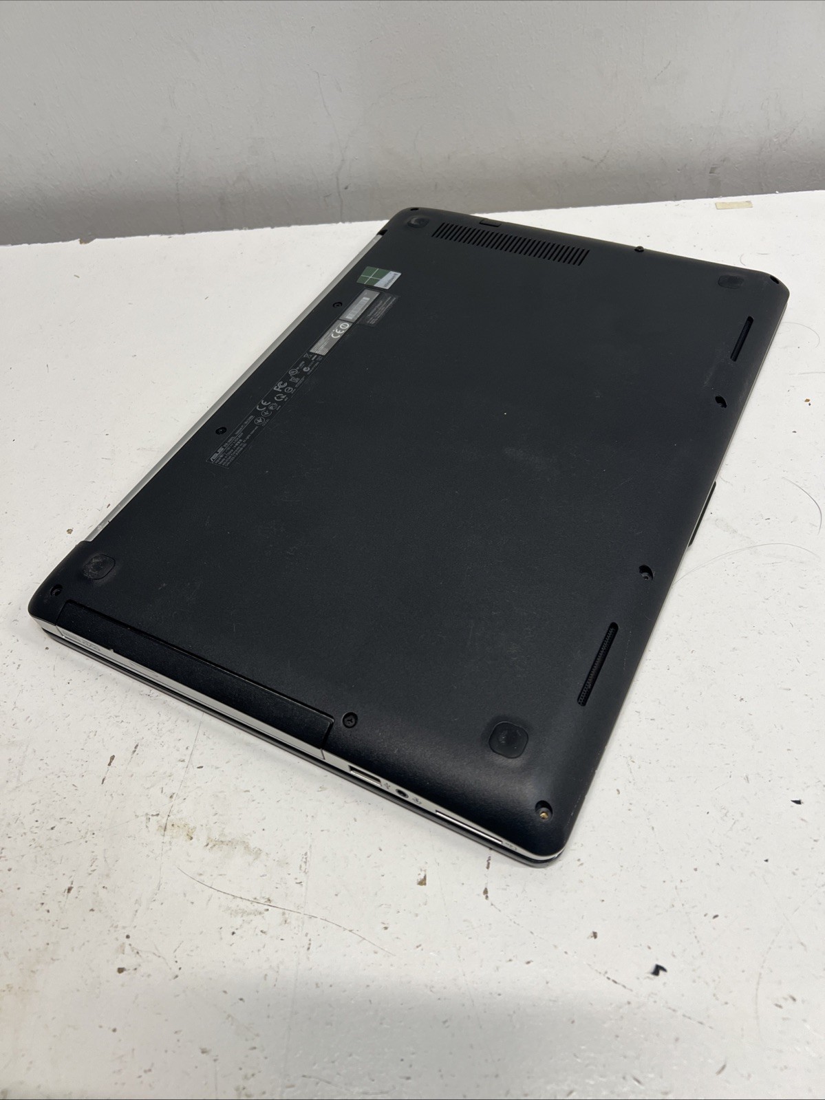 ASUS 2x i5-1135G7 | 1x i5-4200U | 1x i5-7200U | 1x R3-3200U | 1x Pen 4415U