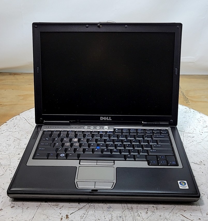 DELL LATITUDE D630 Laptop Intel CORE2 DUO T8300 4GB 60GB SEE NOTES