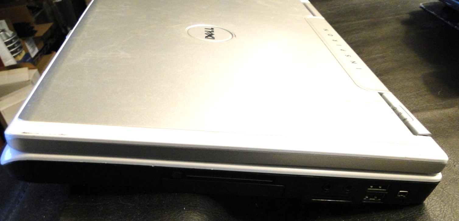 Dell Inspiron E1505 Laptop (Parts or Repair Only) Centrino WM3945ABG Powers On